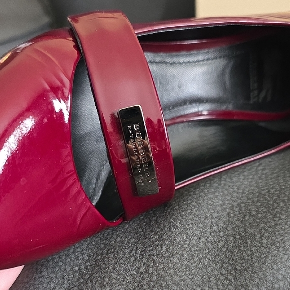 Burberry Women's Burgundy Patent Leather Heels - Picture 14 of 16
